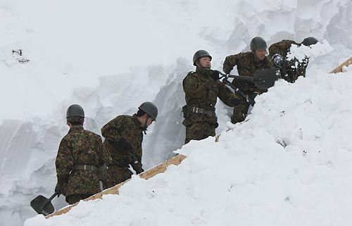 これが実力 日本の自衛隊の除雪は わずか1 5キロ だった カイカイch 日韓交流掲示板サイト